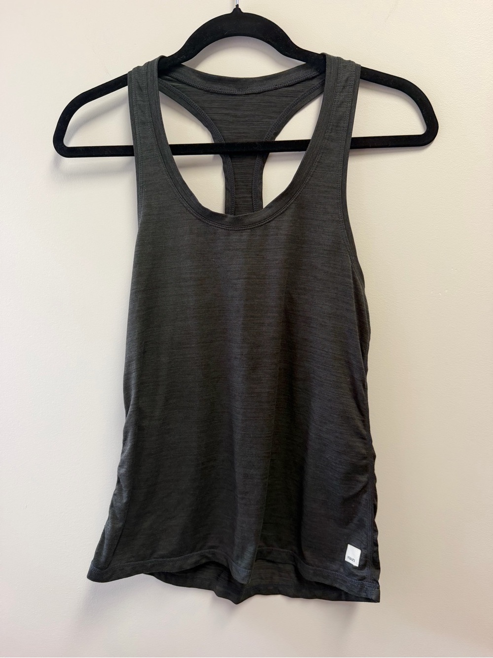 Vuori Women’s S Gray Racerback Scoop Neck Lightweight Polyester Yoga Tank